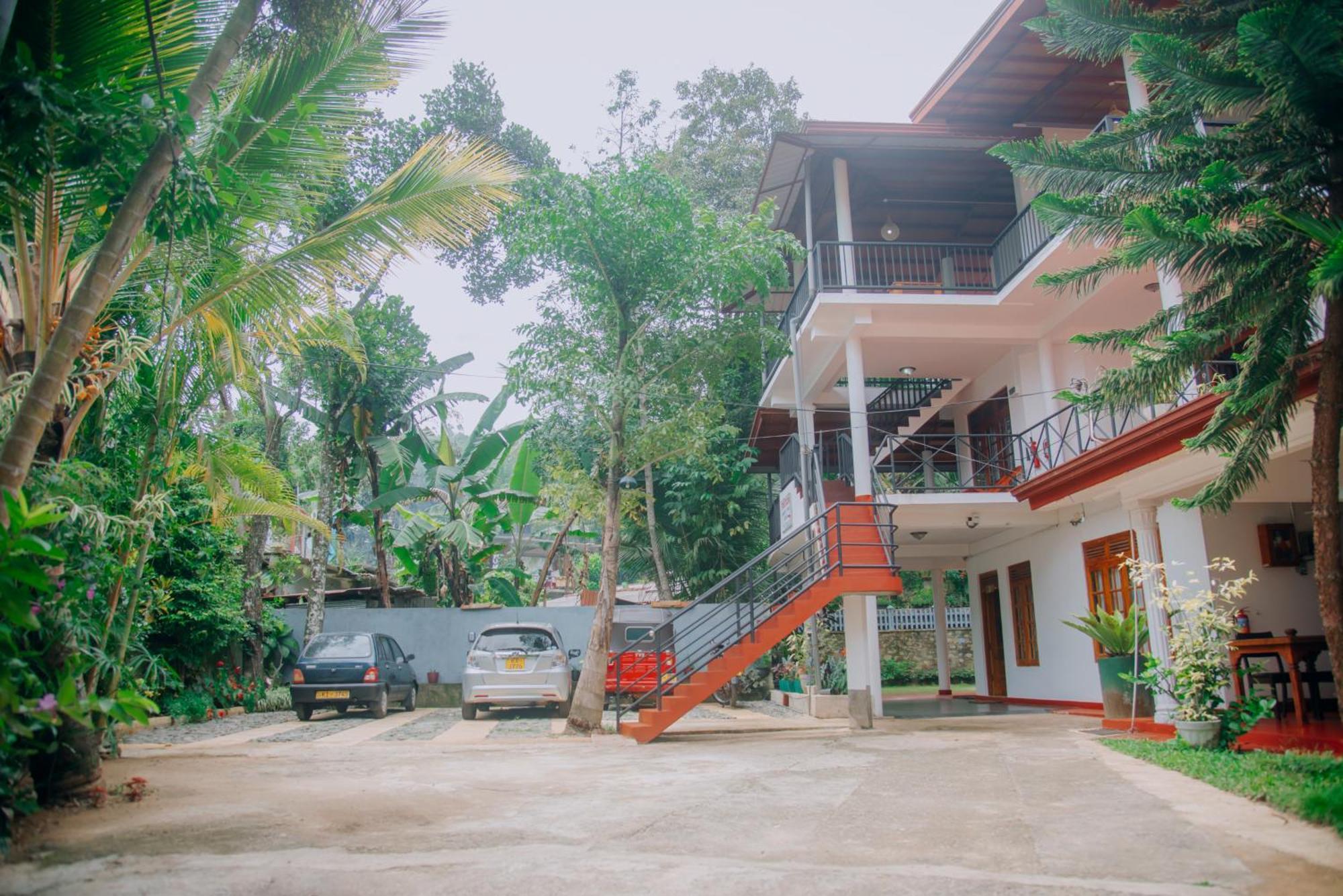 Freedom Guest Inn Элла Экстерьер фото