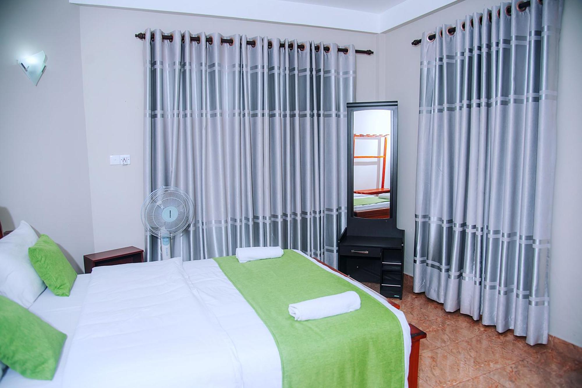 Freedom Guest Inn Элла Экстерьер фото
