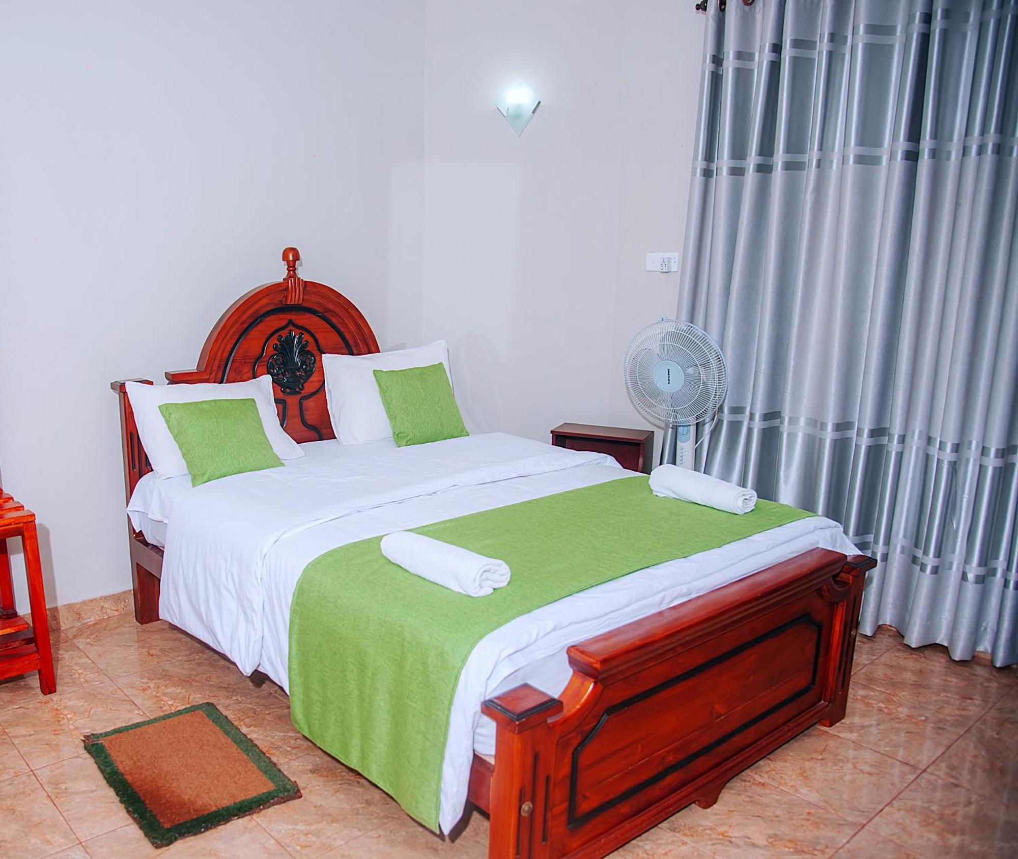 Freedom Guest Inn Элла Экстерьер фото
